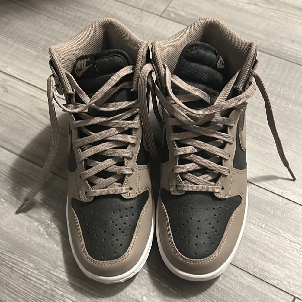 Nike Women’s Dunk High-Top Sneakers in Black and Taupe - Picture 2 of 4